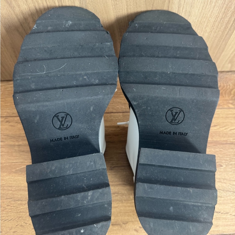 Louis Vuitton Monogram Loafer - Picture 4 of 4